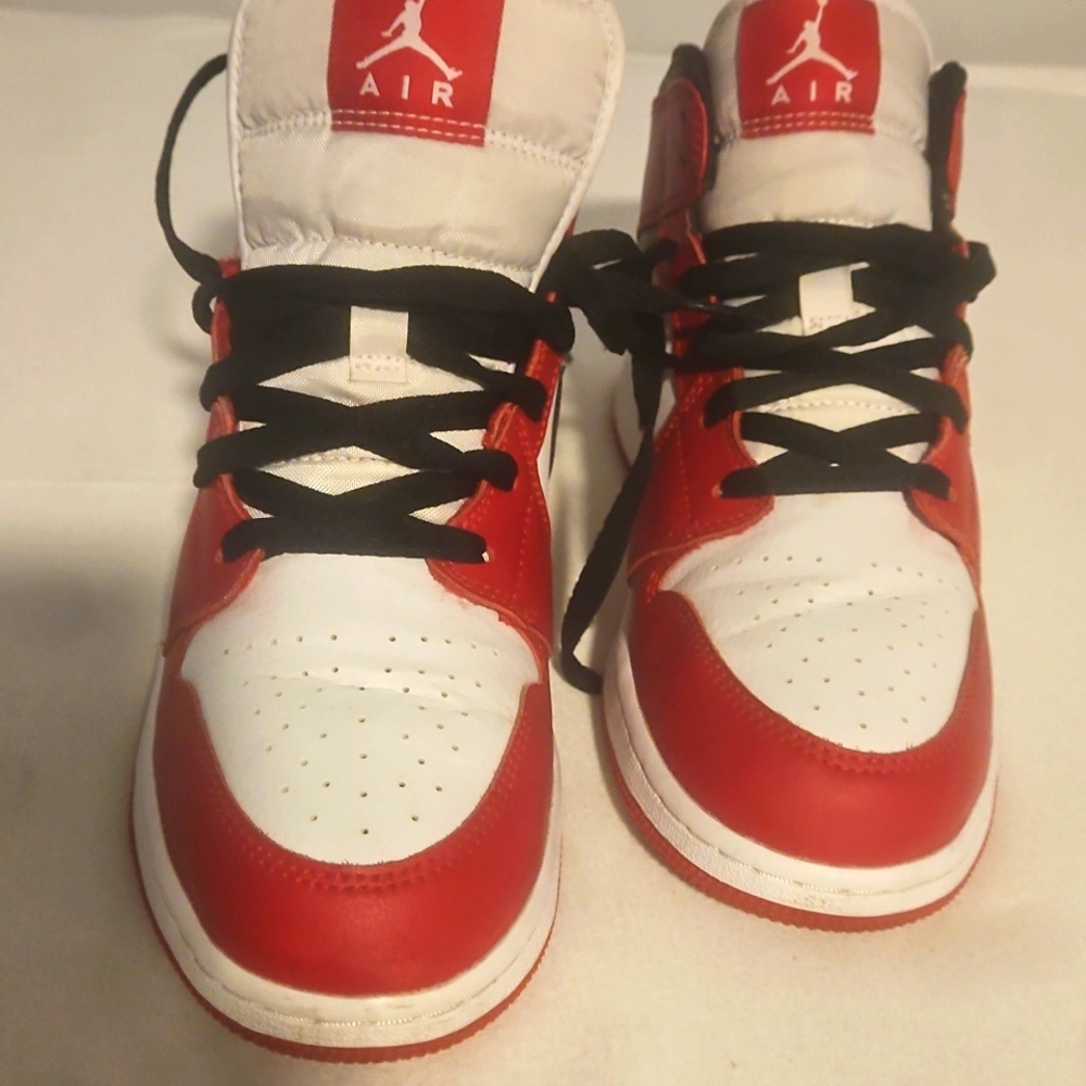 air jordan 1 mid red and black and white